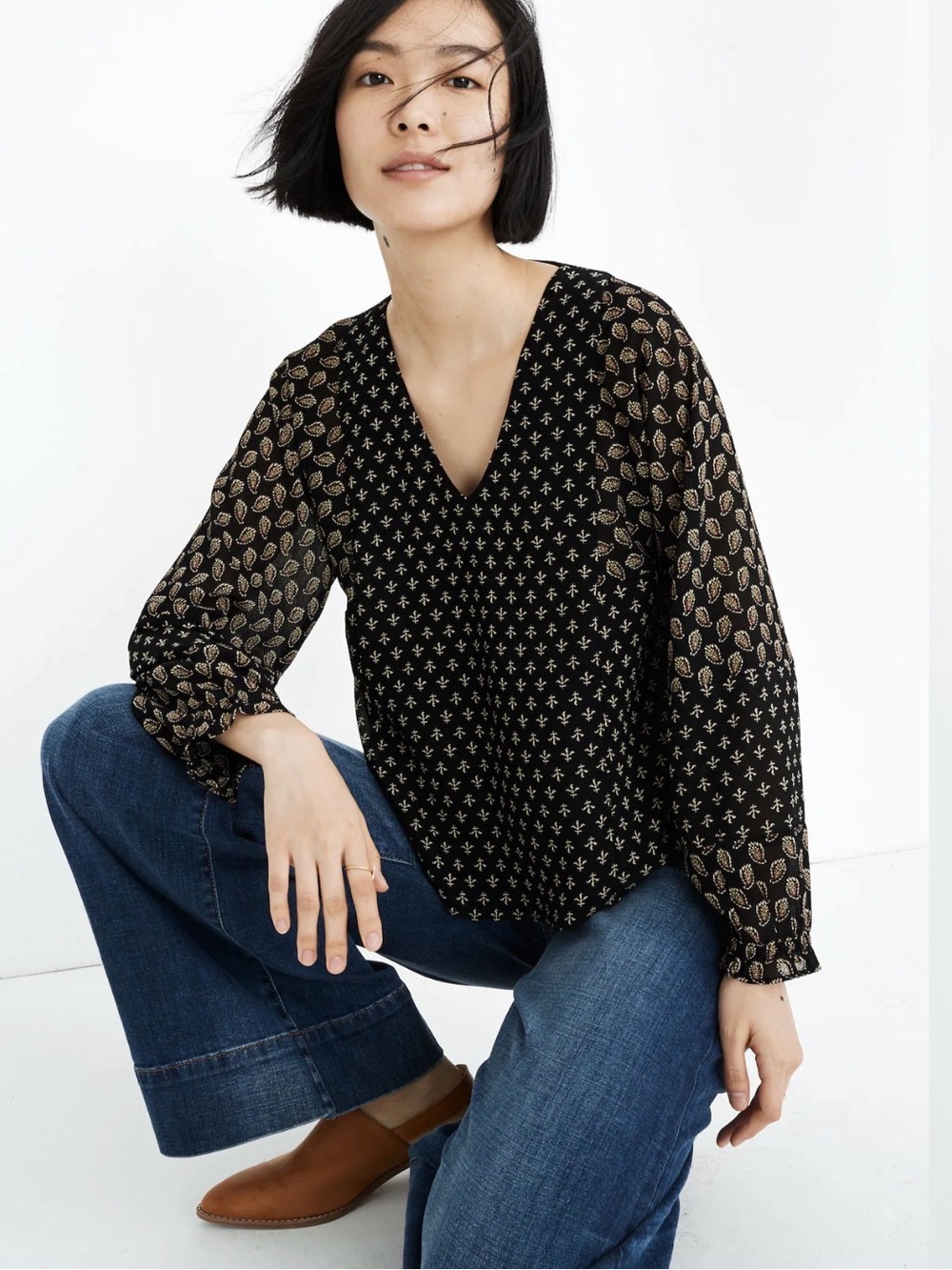 Madewell Brushstroke Paisley Sheer-Sleeve V-Neck Top Medium Black and Tan